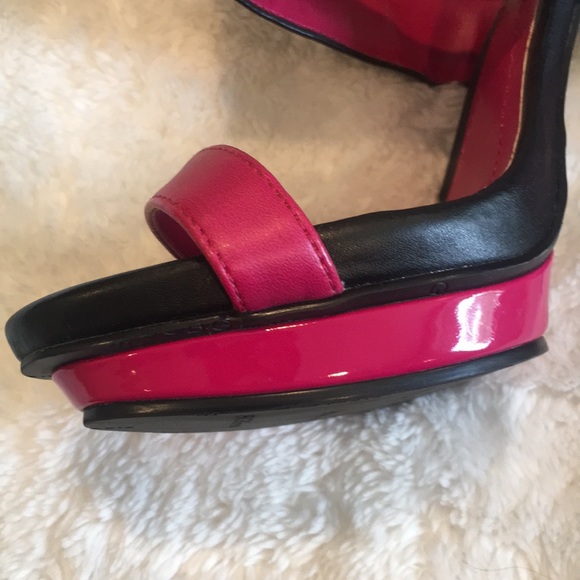 BGBG Hot Pink / Black Sexy Stiletto. Never Worn. 7 - Picture 7 of 7